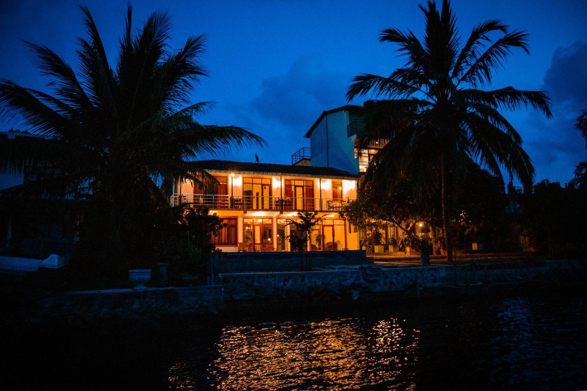Riverside Inn Fuji Бентота Экстерьер фото