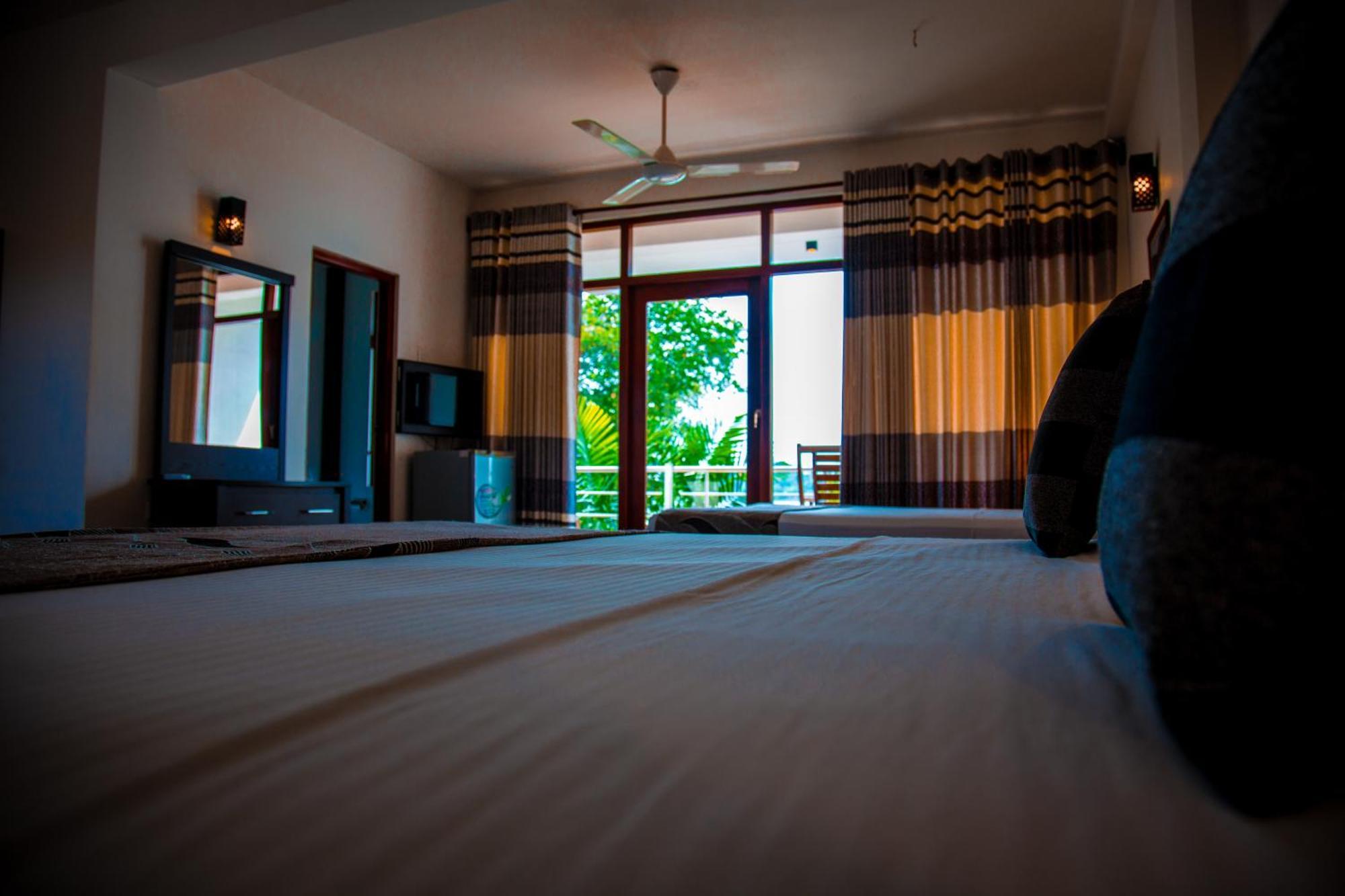 Riverside Inn Fuji Бентота Экстерьер фото